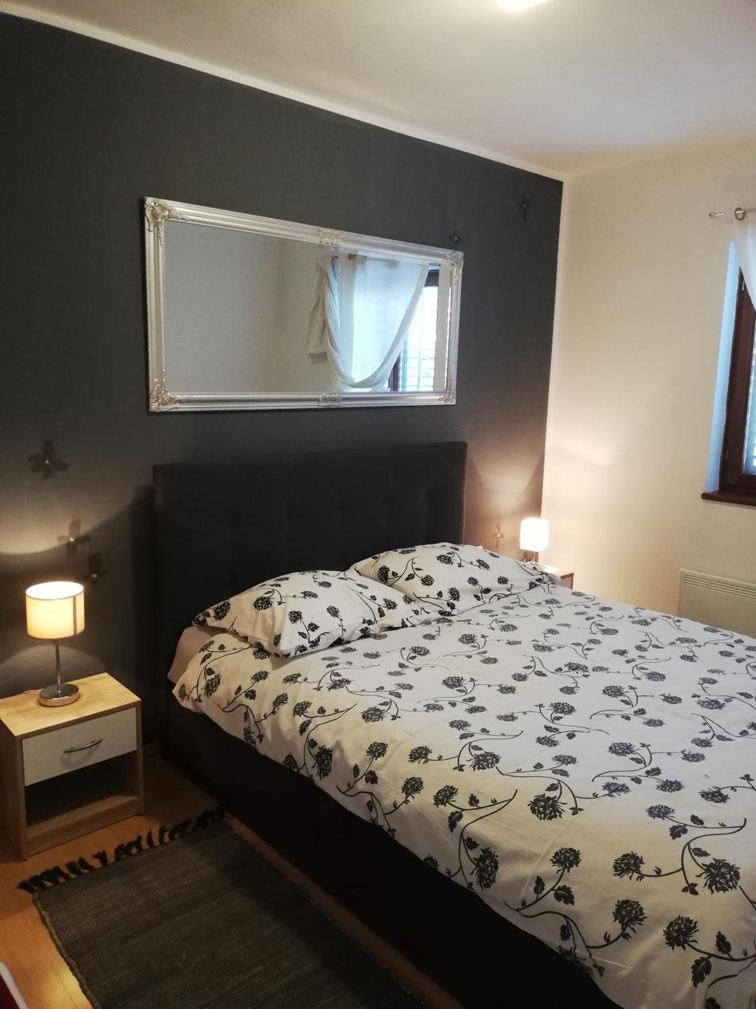 Apartments Poretti For 2,In Center Parking Free In The Yard,6 Min Beach Walk Rovinj Exteriér fotografie