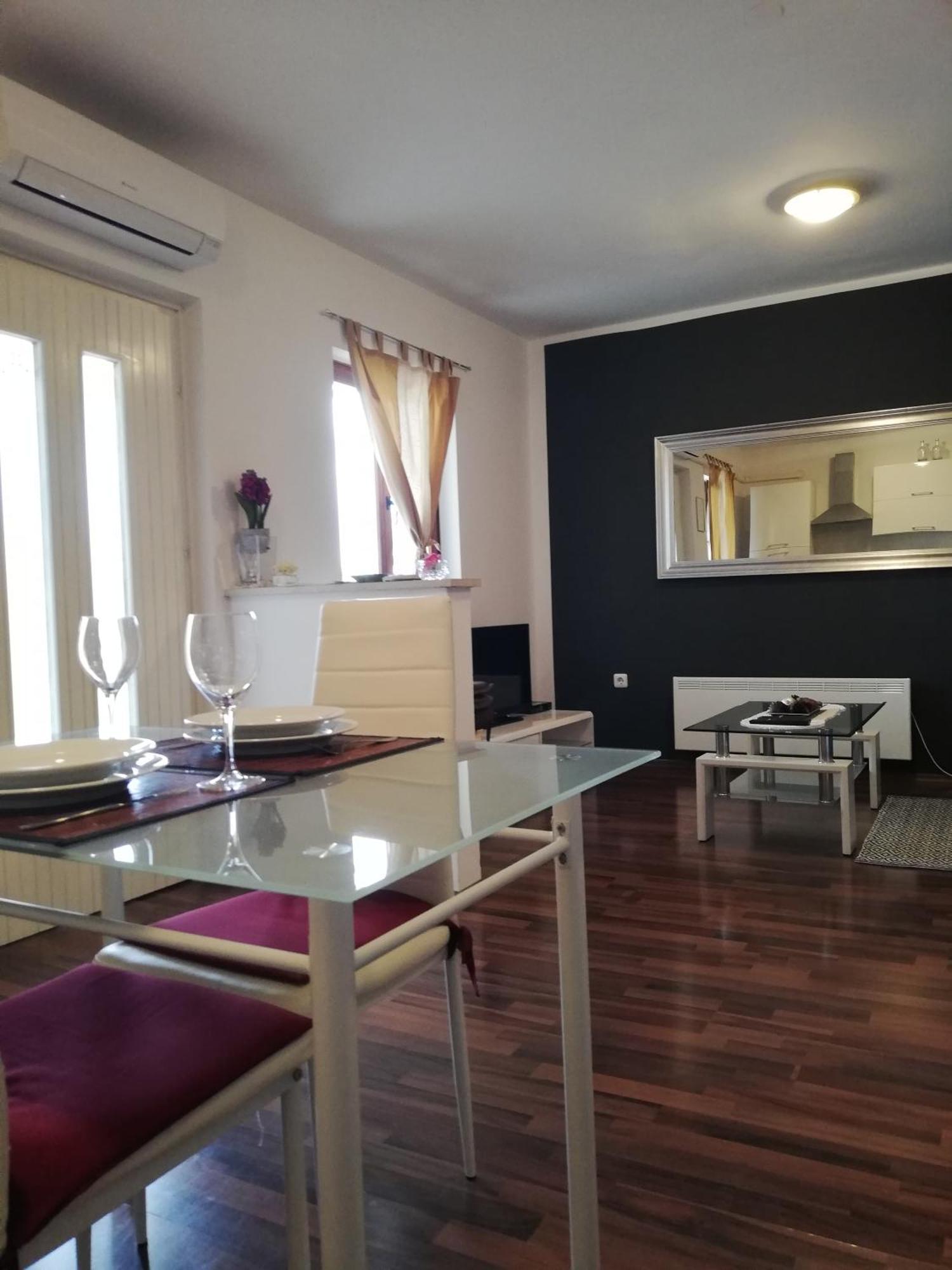 Apartments Poretti For 2,In Center Parking Free In The Yard,6 Min Beach Walk Rovinj Exteriér fotografie
