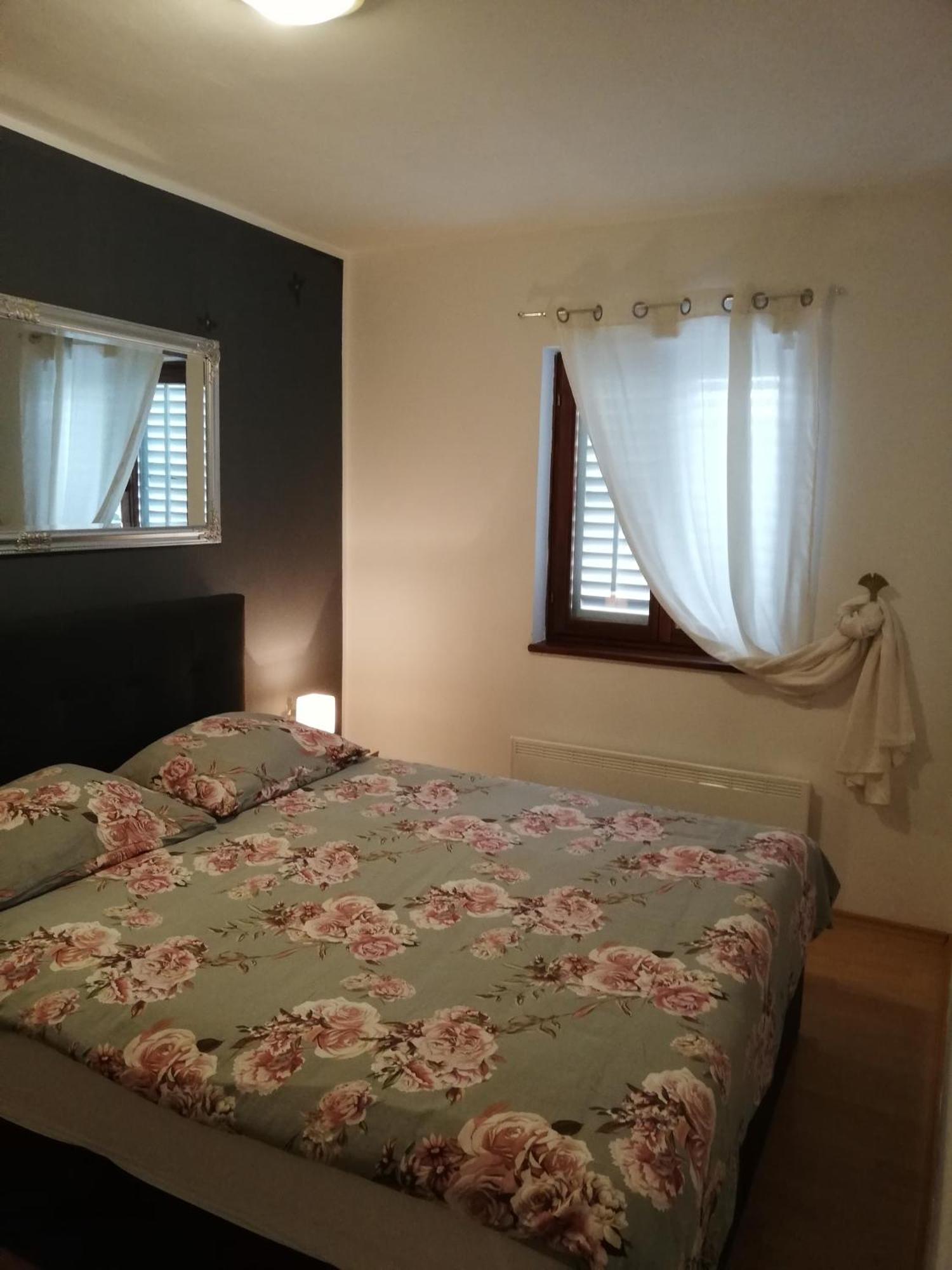 Apartments Poretti For 2,In Center Parking Free In The Yard,6 Min Beach Walk Rovinj Exteriér fotografie